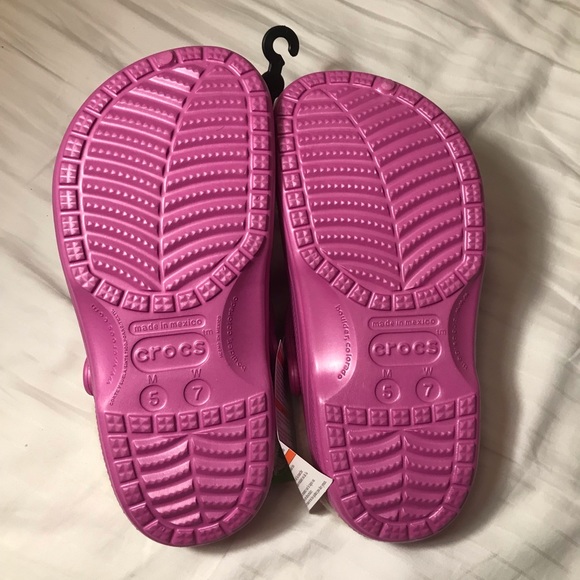 Pink Crocs with fur - Picture 4 of 4